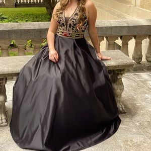 Black A-Line Prom Gown